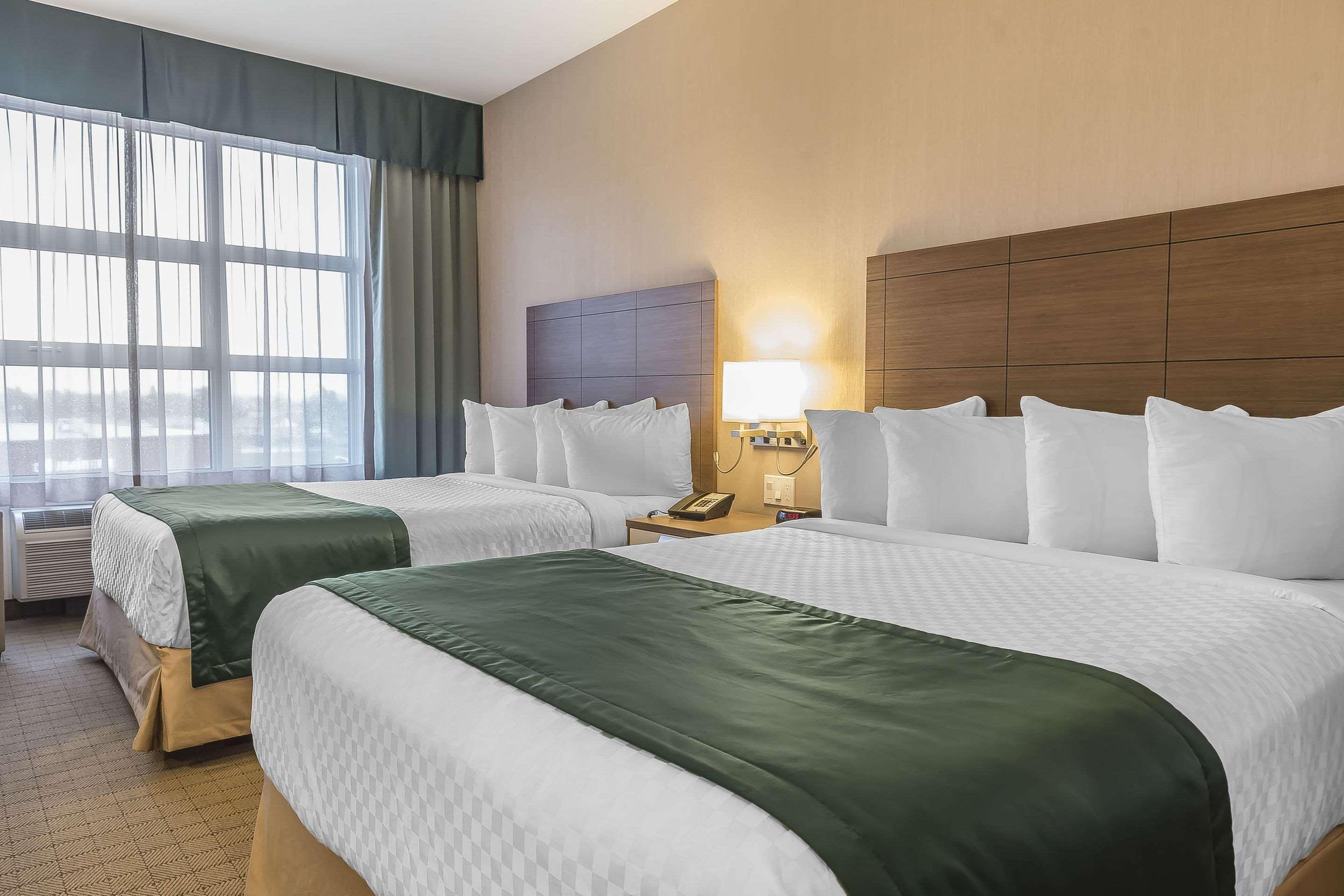 Quality Inn Sept lles Bagian luar foto