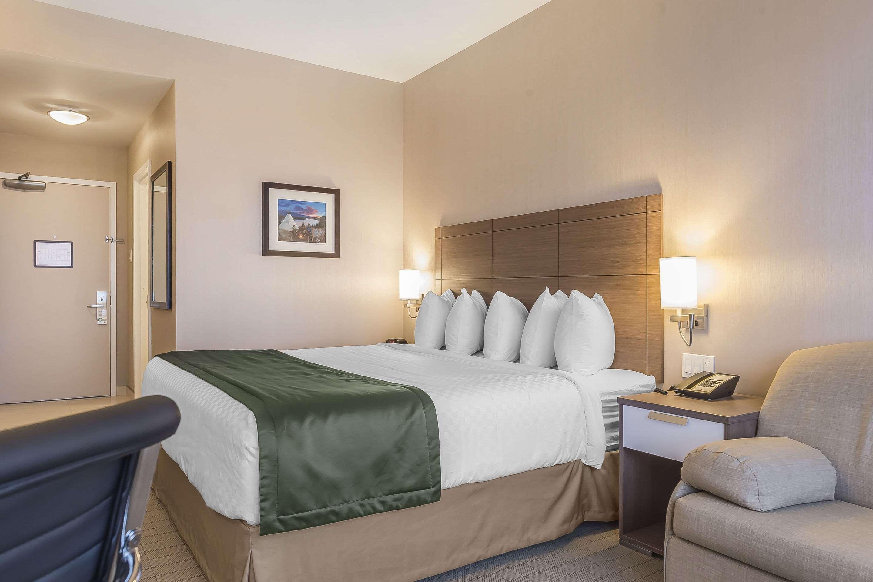 Quality Inn Sept lles Bagian luar foto