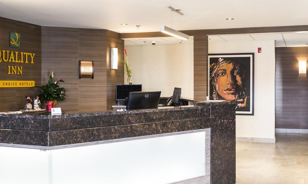 Quality Inn Sept lles Bagian luar foto