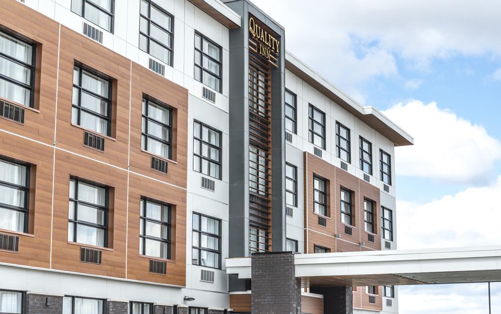 Quality Inn Sept lles Bagian luar foto